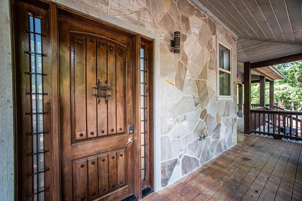 Merlot Mountain - Heated Spa Pool And Hot Tub! Cabin Broken Bow Bagian luar foto