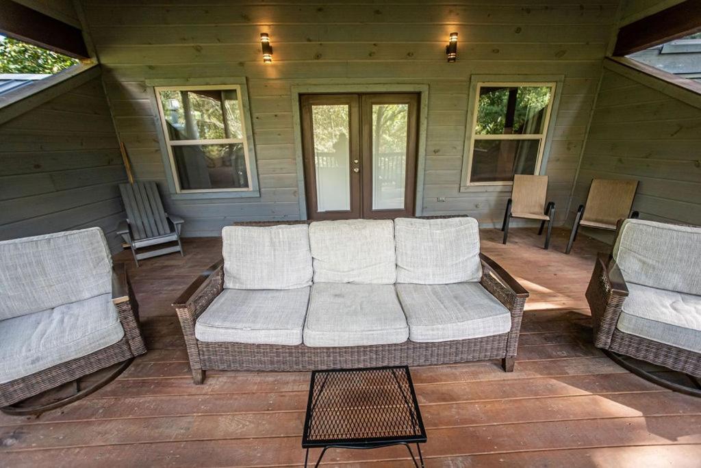 Merlot Mountain - Heated Spa Pool And Hot Tub! Cabin Broken Bow Bagian luar foto