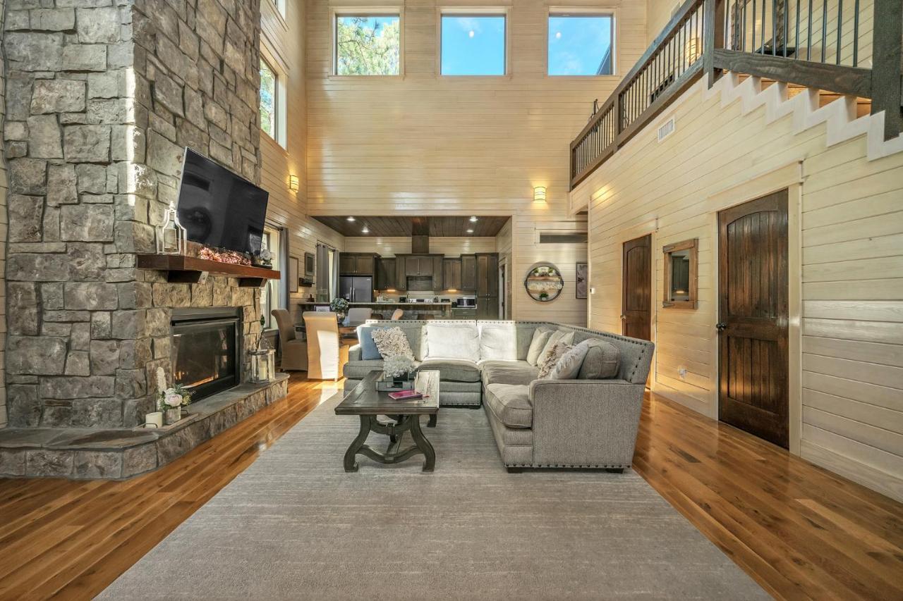 Merlot Mountain - Heated Spa Pool And Hot Tub! Cabin Broken Bow Bagian luar foto