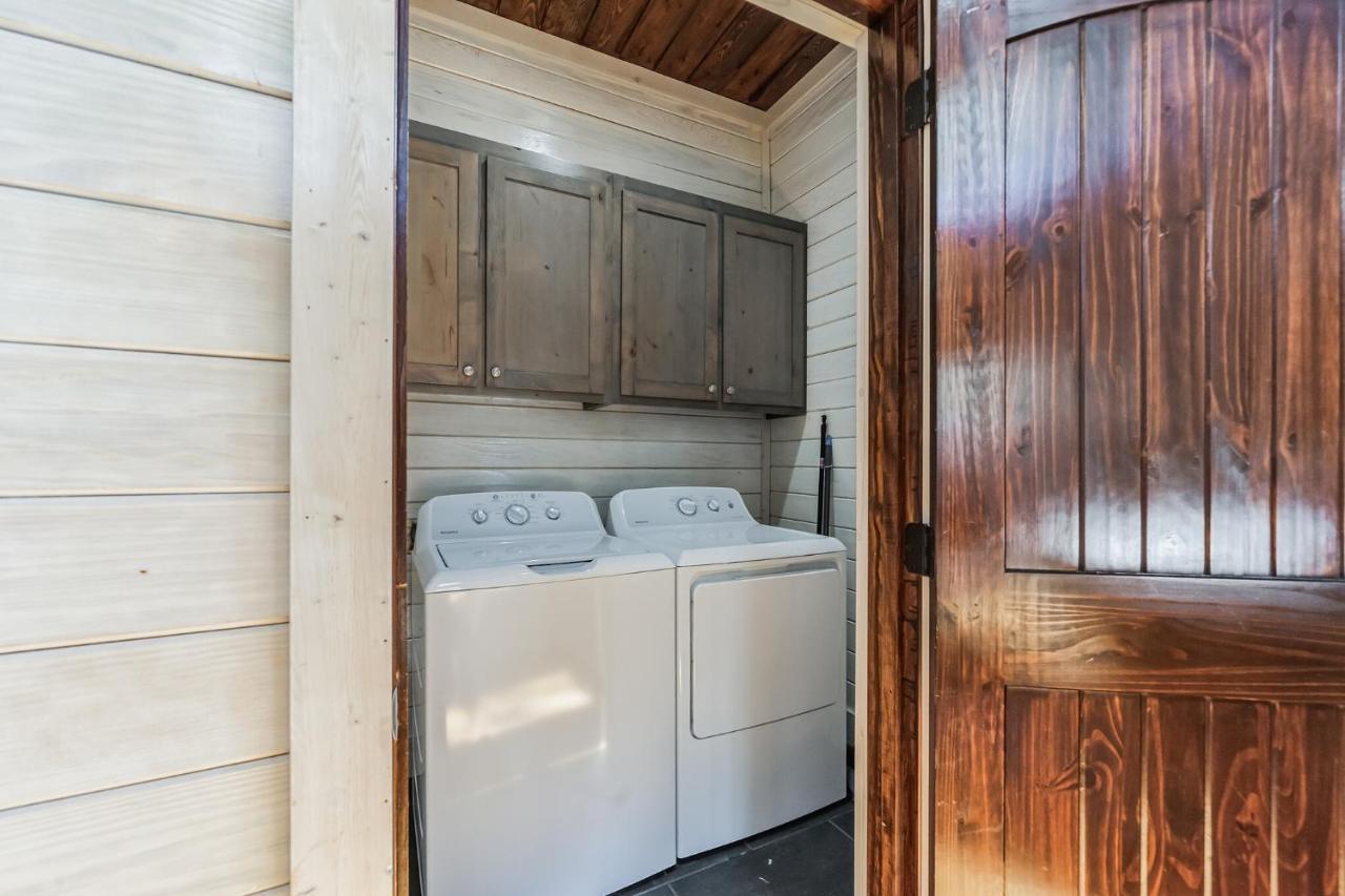 Merlot Mountain - Heated Spa Pool And Hot Tub! Cabin Broken Bow Bagian luar foto