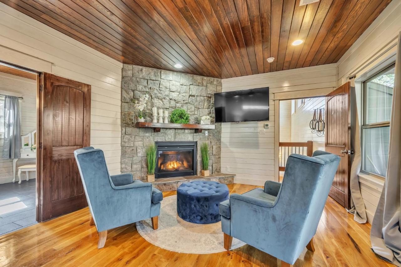 Merlot Mountain - Heated Spa Pool And Hot Tub! Cabin Broken Bow Bagian luar foto