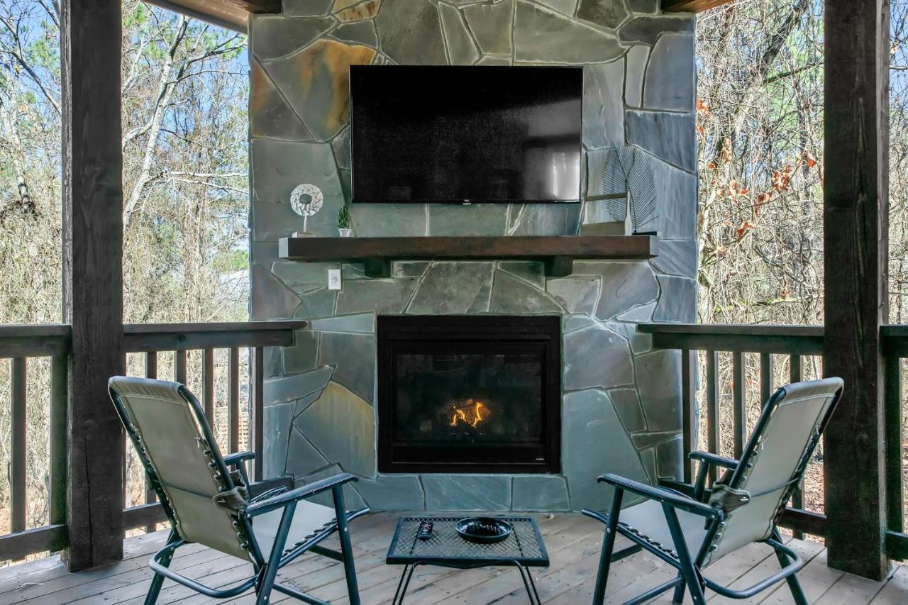 Merlot Mountain - Heated Spa Pool And Hot Tub! Cabin Broken Bow Bagian luar foto