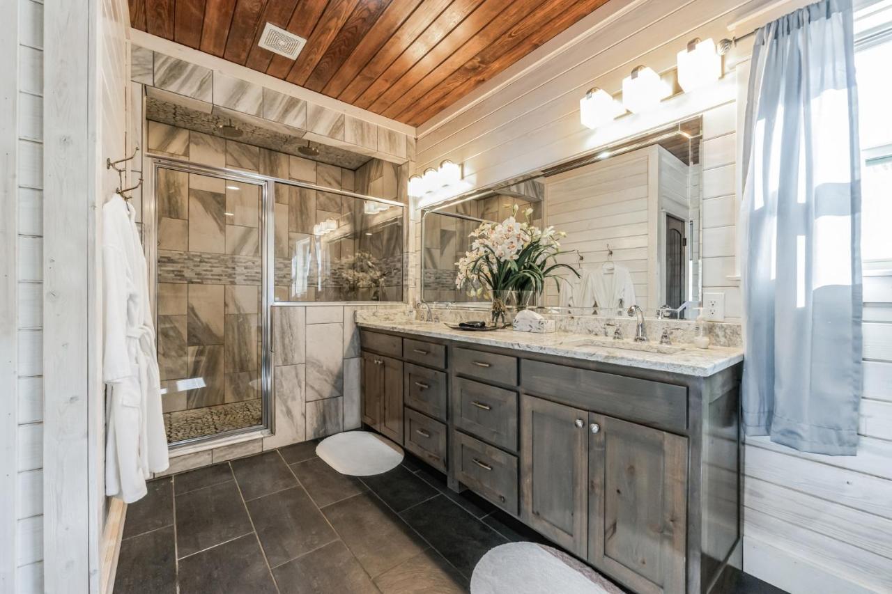 Merlot Mountain - Heated Spa Pool And Hot Tub! Cabin Broken Bow Bagian luar foto