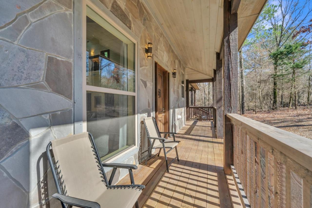 Merlot Mountain - Heated Spa Pool And Hot Tub! Cabin Broken Bow Bagian luar foto
