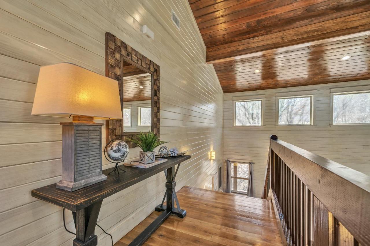 Merlot Mountain - Heated Spa Pool And Hot Tub! Cabin Broken Bow Bagian luar foto
